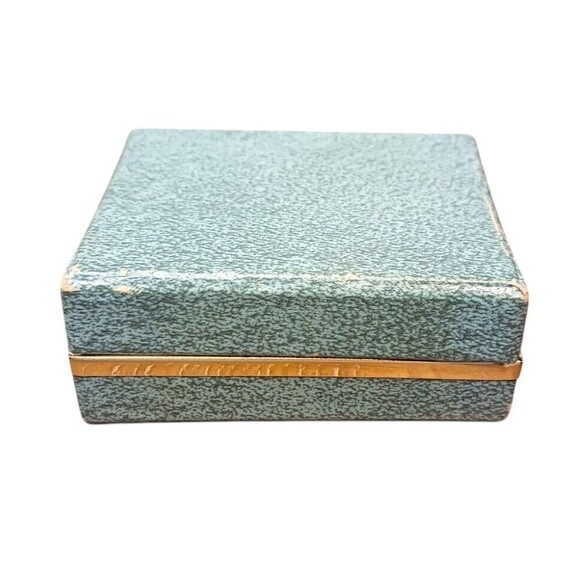 VTG Christmas Poinsettia Round Pin Brooch Plastic Holiday Jewelry Hong Kong Made - Picture 5 of 5